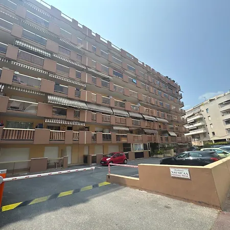 Apartment Hello *